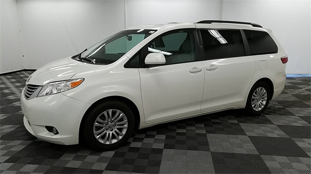 Pre Owned 2016 Toyota Sienna Xle 4d Penger Van In Long Island Pre Owned 2016 Toyota Sienna Xle